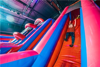 Bounce Valley springt eruit