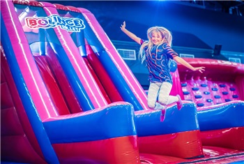 Bounce Valley springt eruit