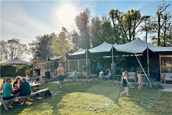 Feestje in de Boomgaard