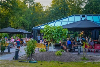 Restaurant met speeltuin