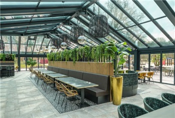 Restaurant met speeltuin