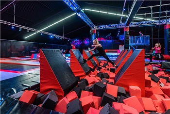 Trampolinepark Jump010