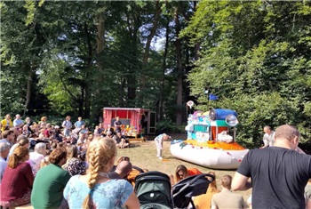 Poppenfestival in het park