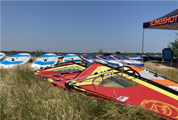 Suppen en windsurfen