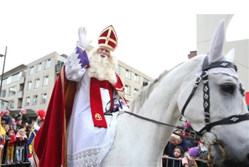 Sinterklaasintocht Buiten